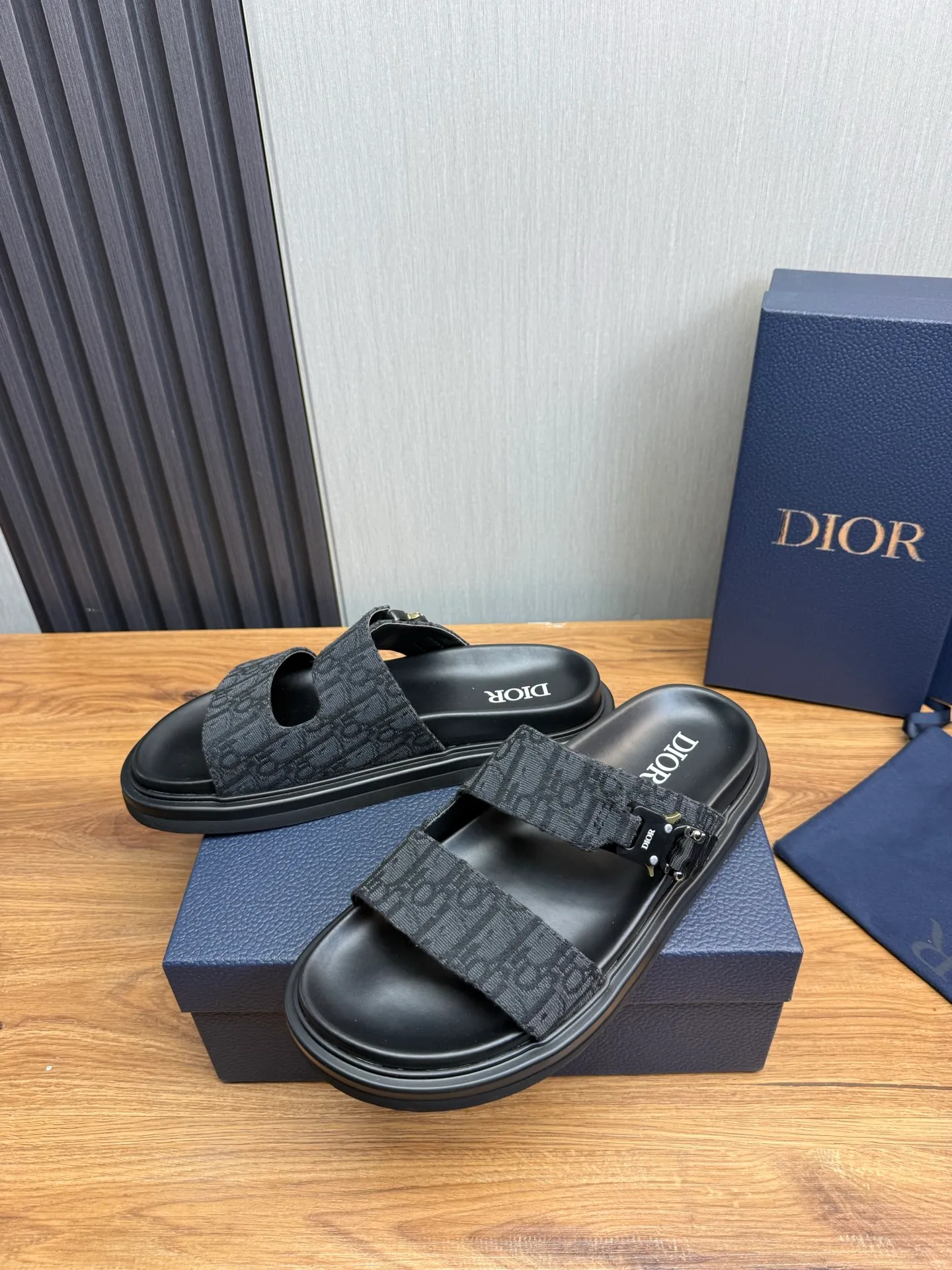 Men's shoes 300💰 Dior. Men's slippers🩴 Official website 1:1 production 38-45 size 45 46 🉑️Customized original material shipped✅